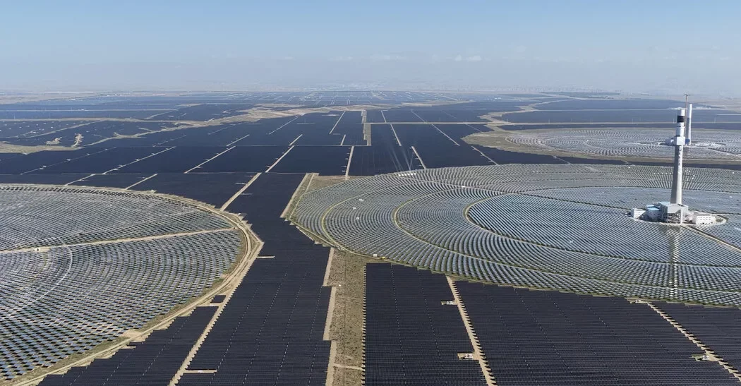 China has built the world's largest solar power plant. Video. | EcoPolitic