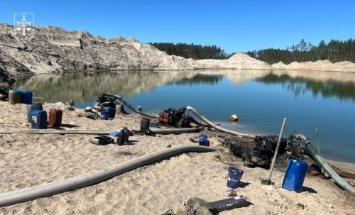 An official of the State Service of Geology and Subsoil of Ukraine who facilitated illegal amber mining worth UAH 354 million is exposed
