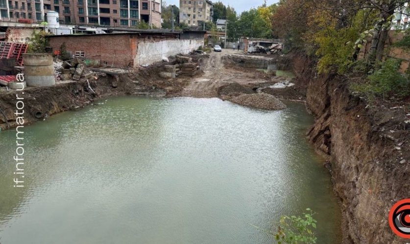 В Ивано-Франковске приостановили строительство домов из-за загрязнения источника