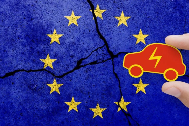 ЄС перегляне заборону на продаж авто з ДВЗ, заплановану на 2035 рік