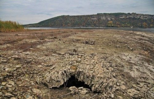 История выходит на поверхность: на берегу Днестровского водохранилища обнажился культурный слой