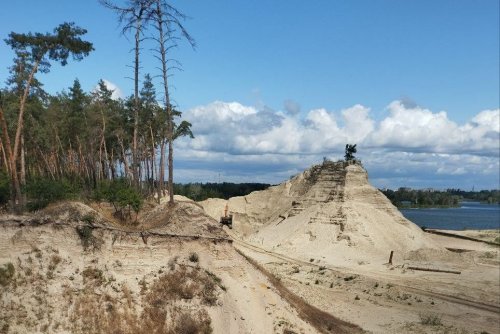 У Харкові знищують ліс і намагаються захопити озеро для розширення кар’єру – екоактивісти