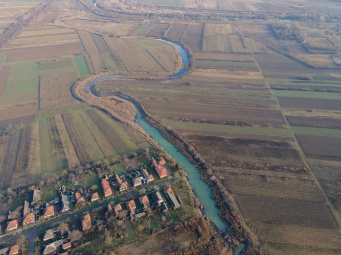 На Закарпатті очистили від намулу й загат річку Верке
