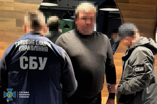 Елітна деревина замість дров: на хабарі спіймали лісівників та очільника харківської "Батьківщини"