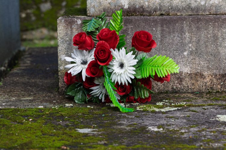 Kyiv residents are being urged to avoid using artificial flowers on Memorial Days