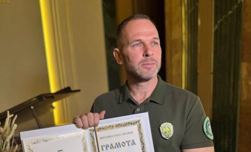 Нелегальний Lexus та мільйон готівки: сумнівна декларація директора Карпатського нацпарку