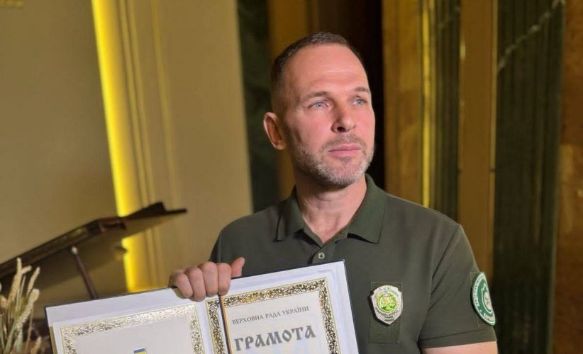 Нелегальний Lexus та мільйон готівки: сумнівна декларація директора Карпатського нацпарку