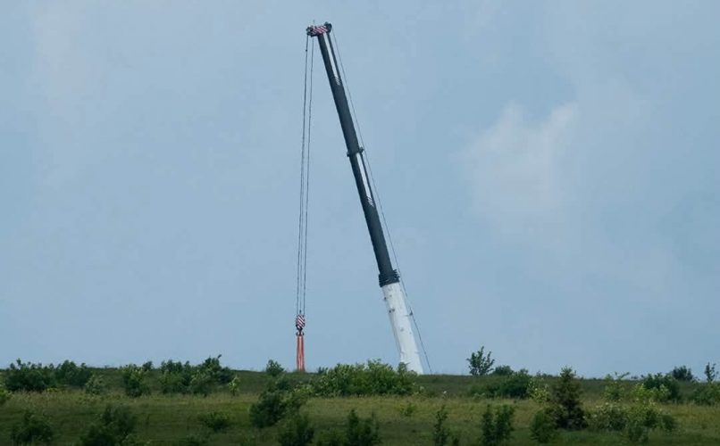 На полонині Руна в Карпатах монтують вітряки, попри обіцянки Мінекономіки — активісти