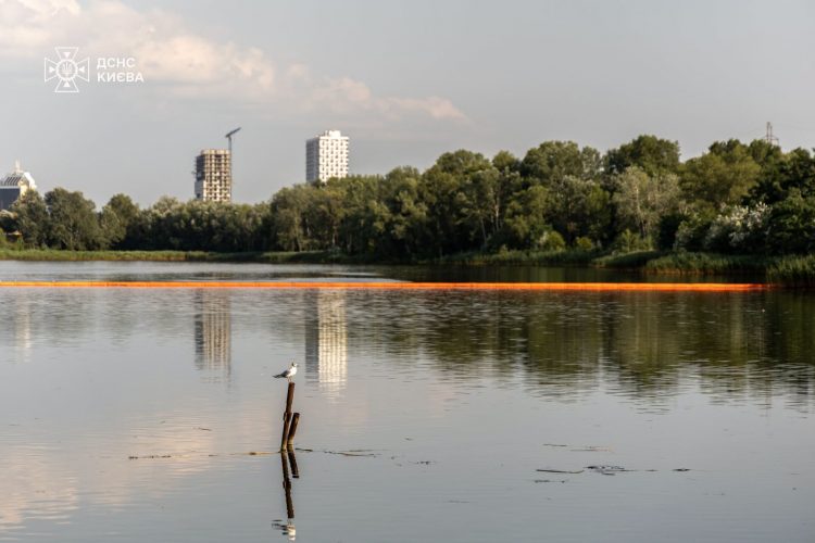 Over 300 cubic metres of petroleum products have been recovered from the surface of Lake Kyrylivske — State Emergency Service