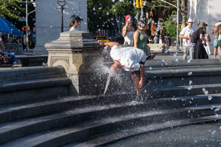 How to cope with the heat: effective ways to avoid heatstroke in summer