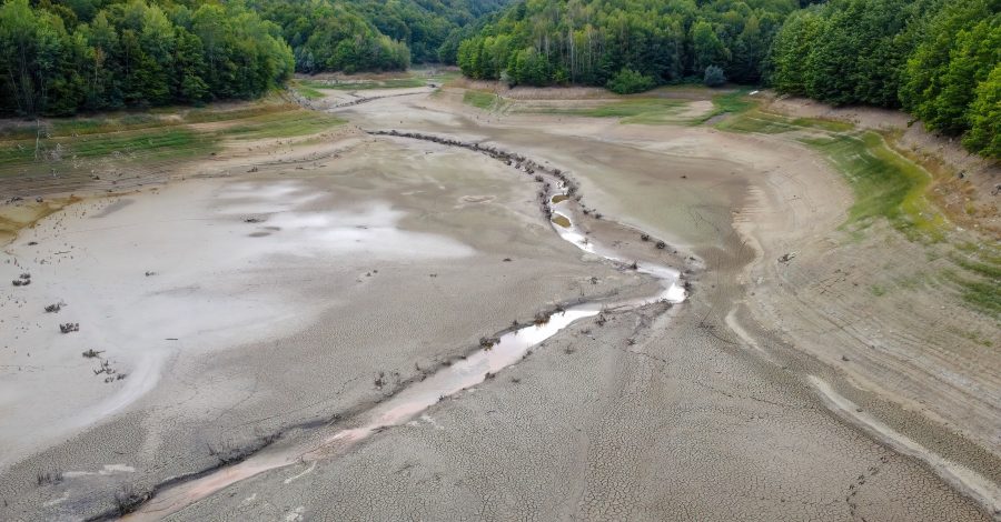 Из-за нехватки воды в реках Украины 300 предприятиям строго ограничили водозабор